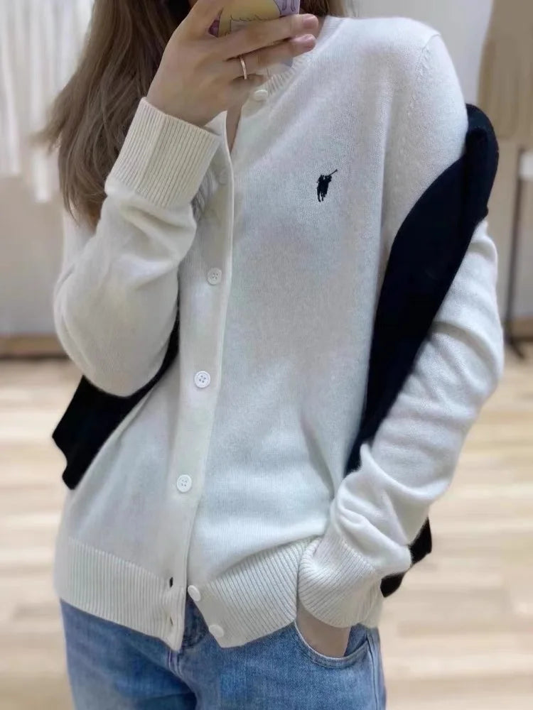 Cardigan brodé en cachemire pour femme, col rond, tendance, doux et confortable.