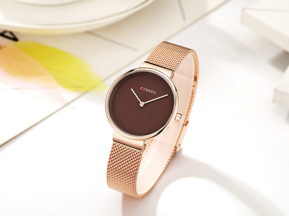 Montre à quartz tendance pour femme avec ceinture en maille et pointeur